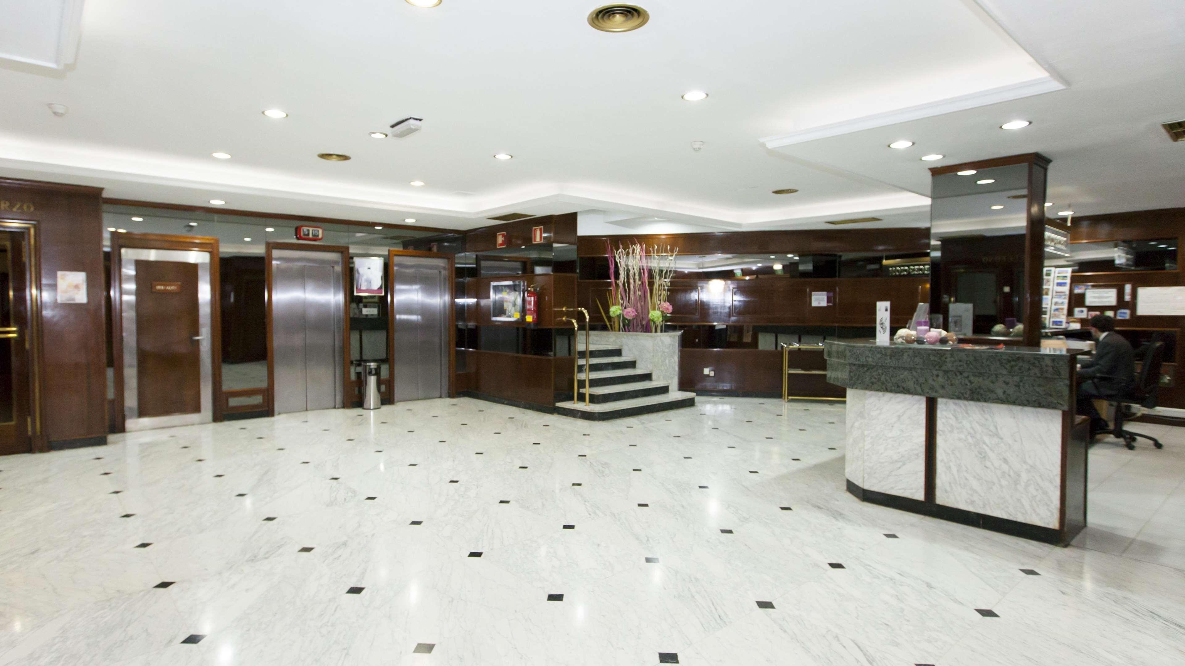 Hotel Zaragoza Royal מראה חיצוני תמונה