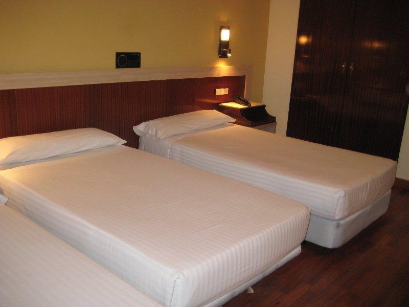 B&B Hotel Zaragoza Royal חדר תמונה