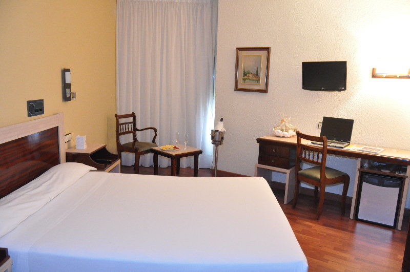 B&B Hotel Zaragoza Royal מראה חיצוני תמונה