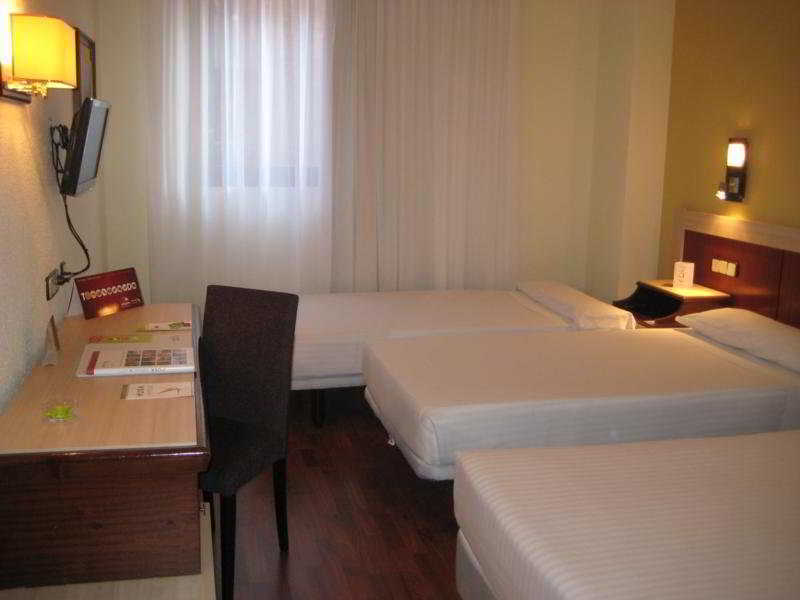 Hotel Zaragoza Royal חדר תמונה